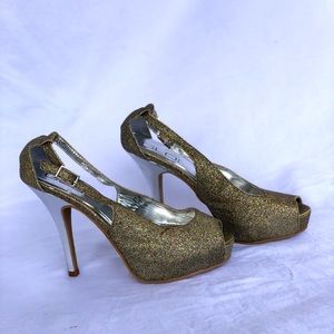 JLo Jeans GLO Womens Gold Sparkle Pumps